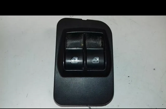 Commande lève-glace porte avant gauche Fiat FIORINO Camionnette-Monospace (225_) 1.3 d multijet (225bxd1a, 225bxb1a, 225bxb11) (2007) occasion
