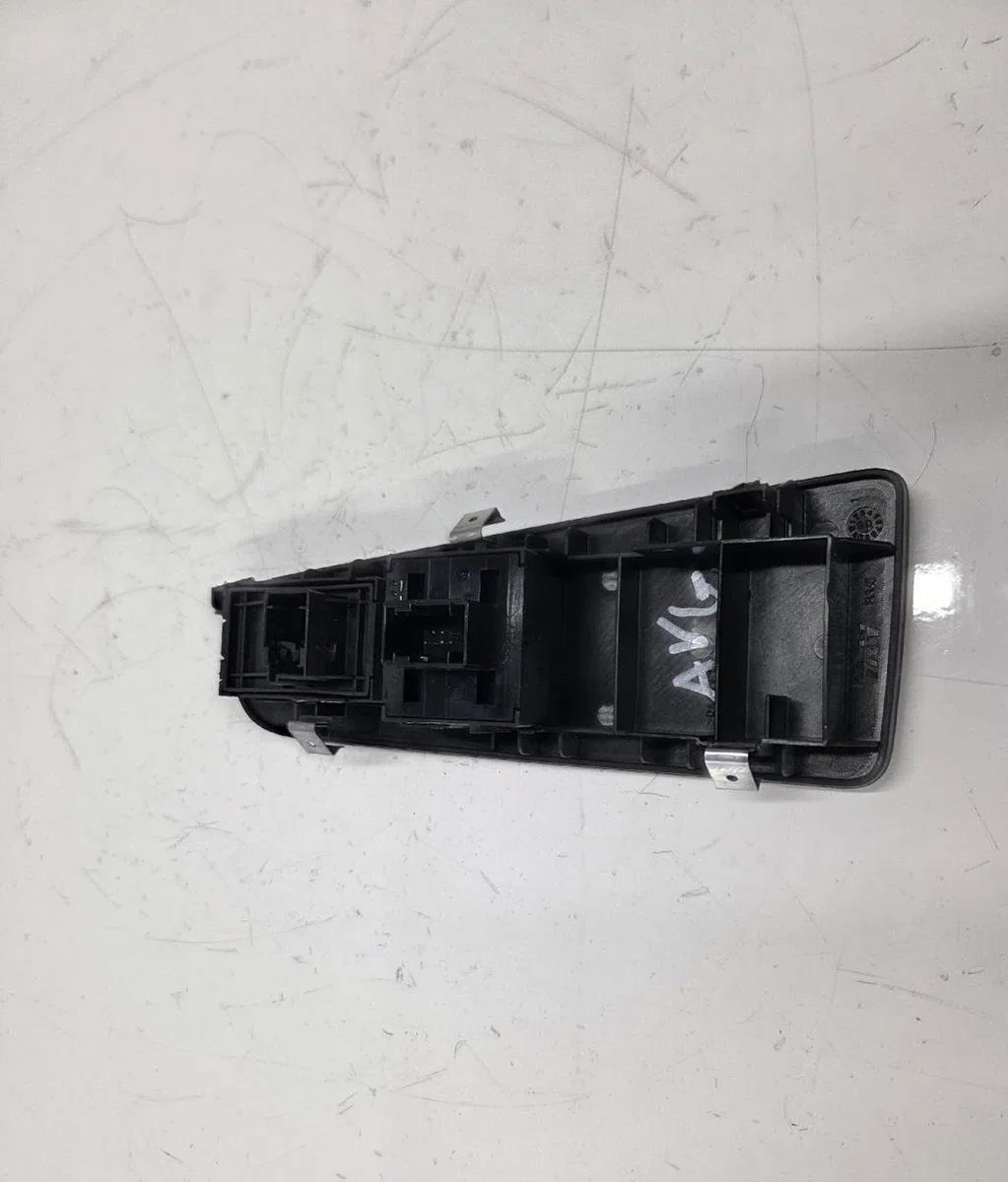 Commande lève-glace porte avant gauche FIAT GRANDE PUNTO occasion — photo 2