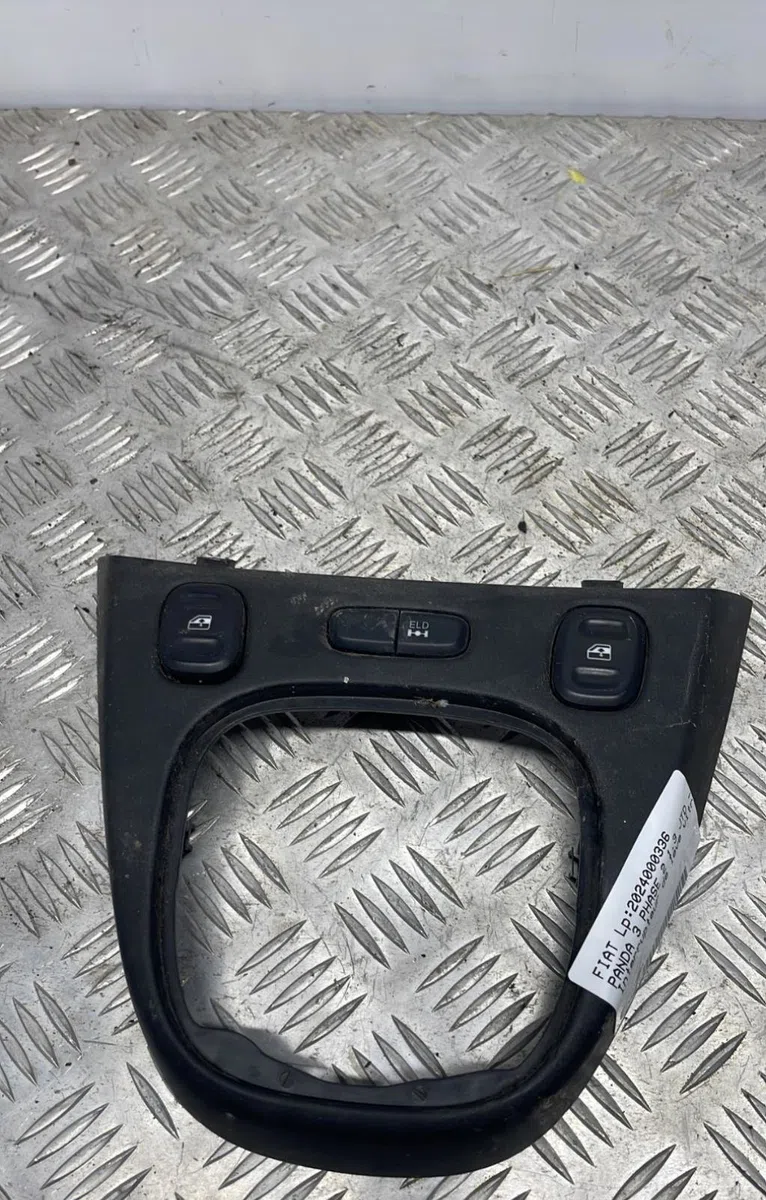 Commande lève-glace porte avant gauche FIAT PANDA 3 PHASE 2 occasion — photo 3