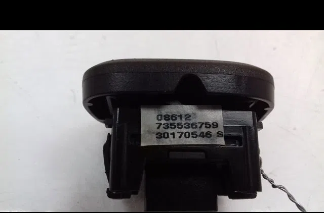 Commande lève-glace porte avant gauche Fiat PANDA (312_, 319_) 0.9 (312pxg1a) (2012) occasion — photo 2