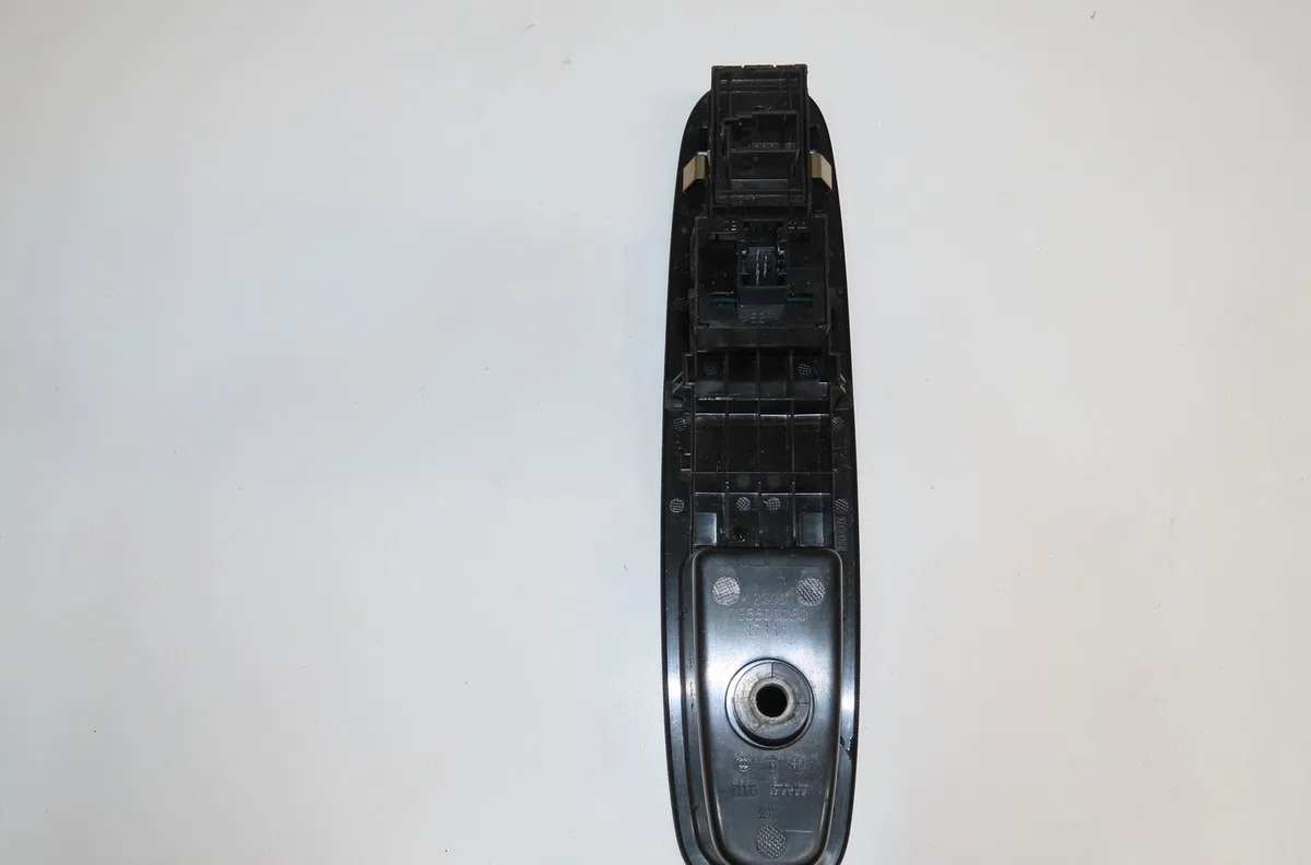 Commande lève-glace porte avant gauche Fiat PUNTO (199_) 1.4 (199axb1a, 199bxb1a, 199bxb11, 199axb11) (2012) occasion — photo 2