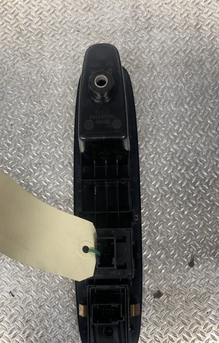 Commande lève-glace porte avant gauche FIAT PUNTO 3  PUNTO 3 occasion — photo 2