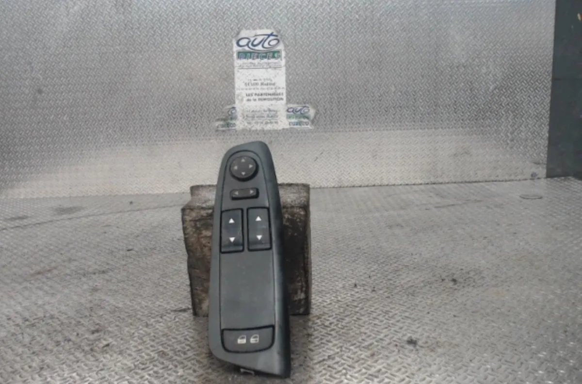 Commande lève-glace porte avant gauche Fiat STILO (192_) 1.9 jtd (192_xf1a) (2002-2006) occasion