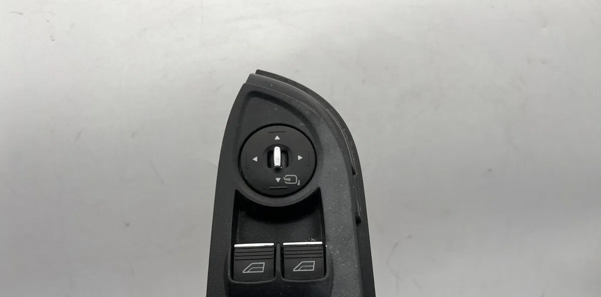 Commande lève-glace porte avant gauche FORD B-MAX occasion — photo 2