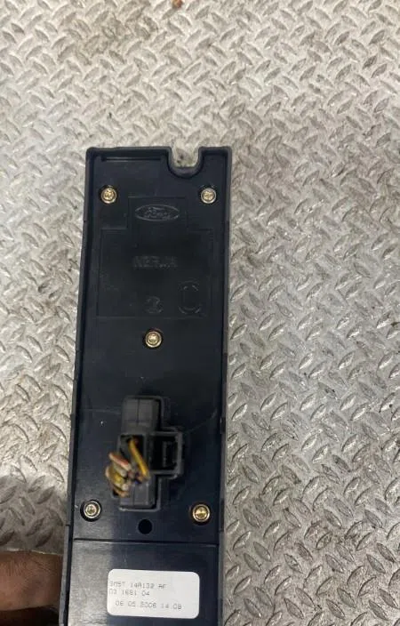 Commande lève-glace porte avant gauche FORD C-MAX 1  C-MAX 1 PHASE 1 occasion — photo 2