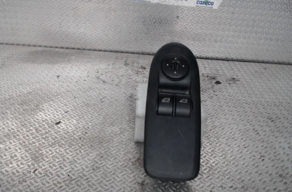 Commande lève-glace porte avant gauche FORD C-MAX 1  C-MAX 1 PHASE 2 occasion