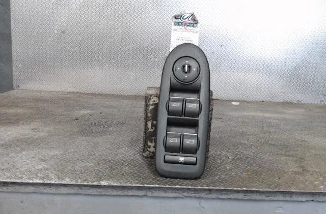 Commande lève-glace porte avant gauche FORD C-MAX 1  C-MAX 1 PHASE 2 occasion — photo 2