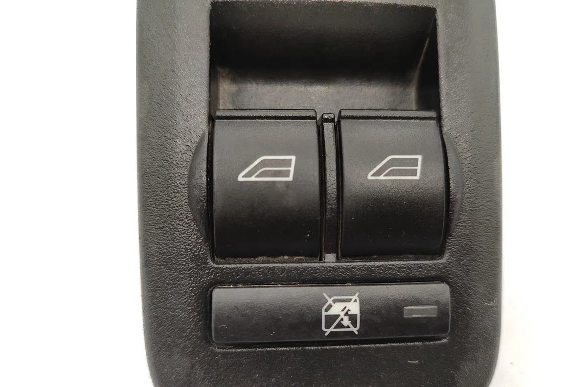 Commande lève-glace porte avant gauche FORD C-MAX 1 PHASE 2 occasion — photo 3