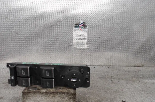 Commande lève-glace porte avant gauche FORD C-MAX 2  C-MAX 2 PHASE 1 occasion — photo 2
