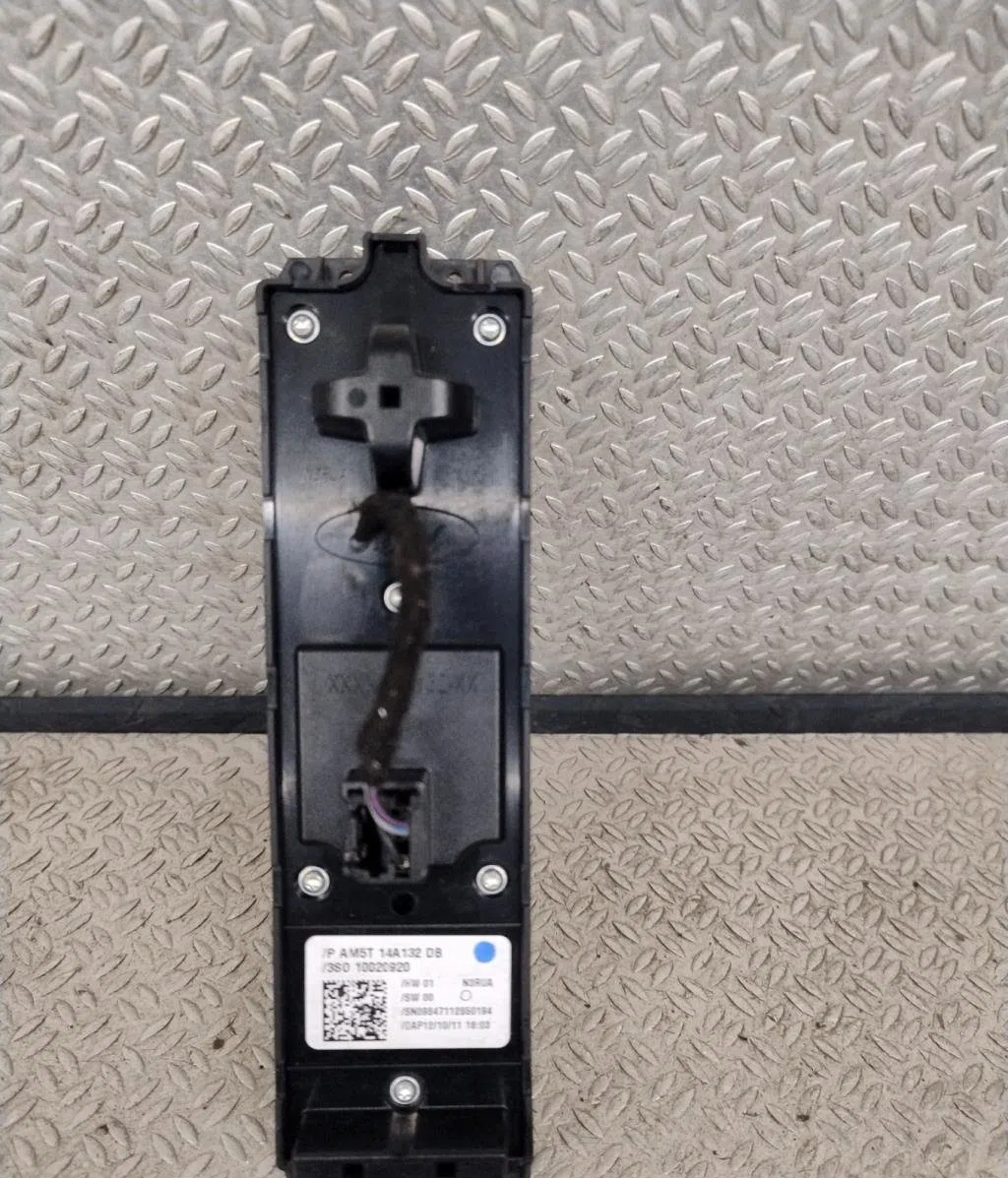 Commande lève-glace porte avant gauche Ford C-MAX II (DXA-CB7, DXA-CEU) 1.6 tdci (2010-2019) 5 portes occasion