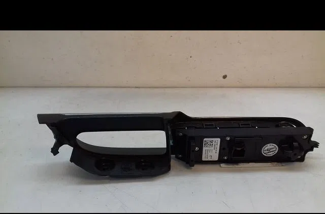 Commande lève-glace porte avant gauche Ford C-MAX II (DXA-CB7, DXA-CEU) 2.0 tdci (2010-2019) occasion — photo 3