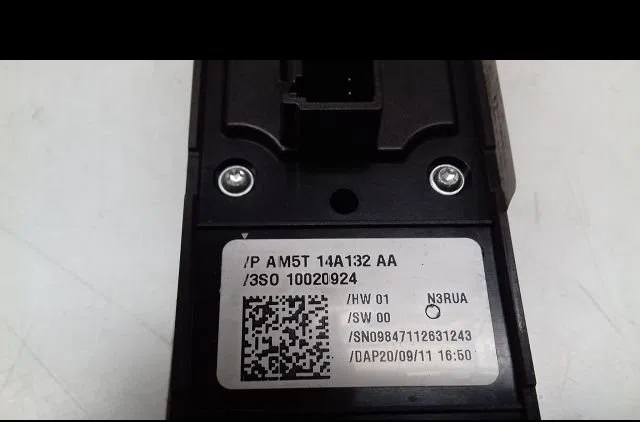 Commande lève-glace porte avant gauche Ford C-MAX II (DXA-CB7, DXA-CEU) 2.0 tdci (2010-2019) occasion — photo 4