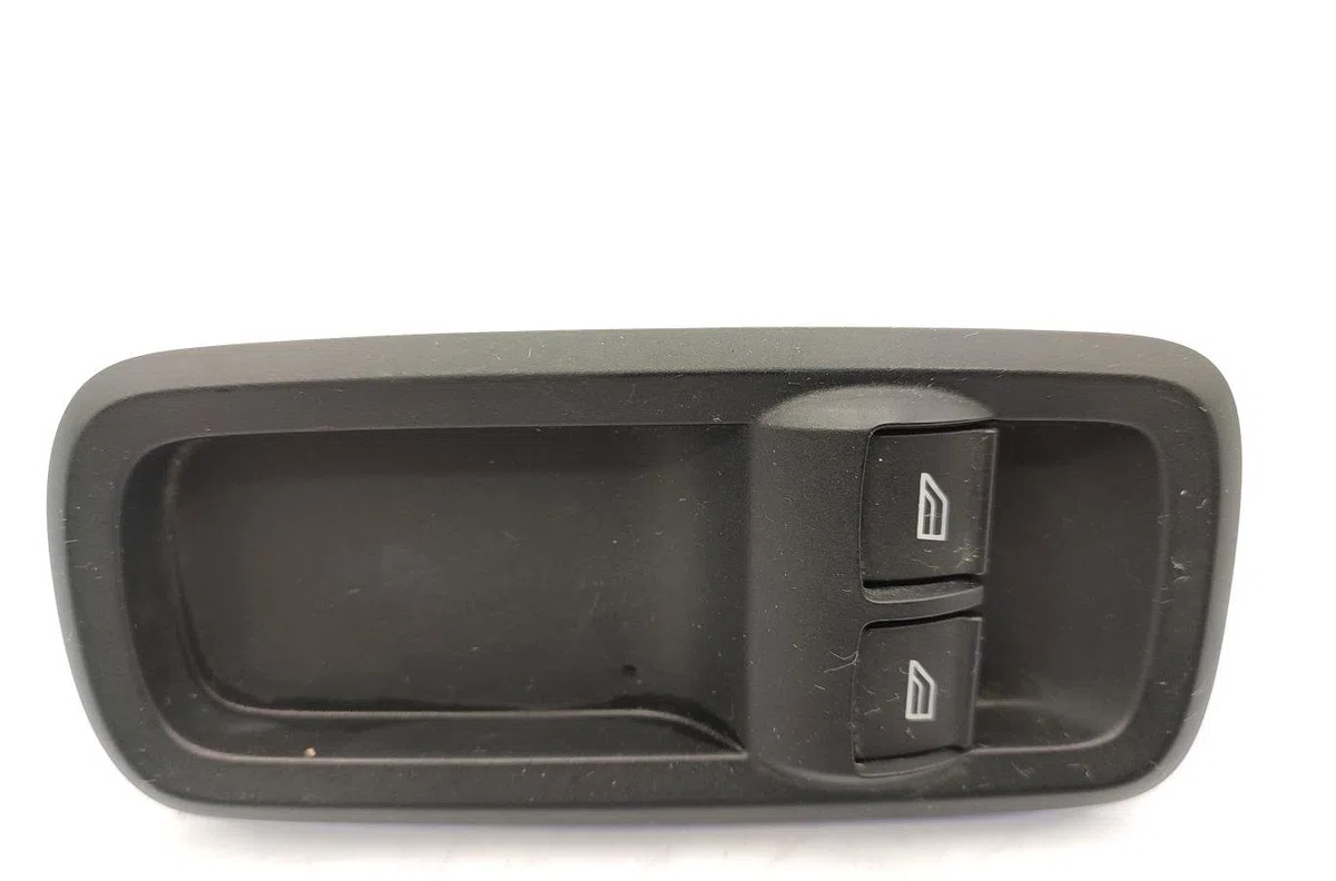 Commande lève-glace porte avant gauche FORD FIESTA 6 PHASE 1 occasion — photo 3