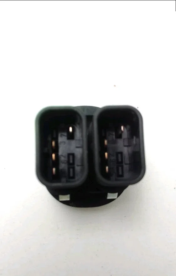 Commande lève-glace porte avant gauche Ford FIESTA V (JH_, JD_) 1.3 (2001-2008) 3 portes occasion — photo 2