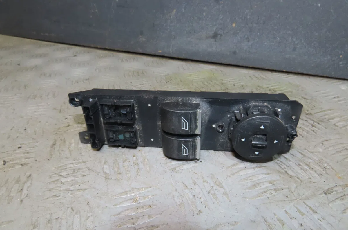 Commande lève-glace porte avant gauche Ford FIESTA VI (CB1, CCN) 1.25 (2008-2017) 5 portes occasion