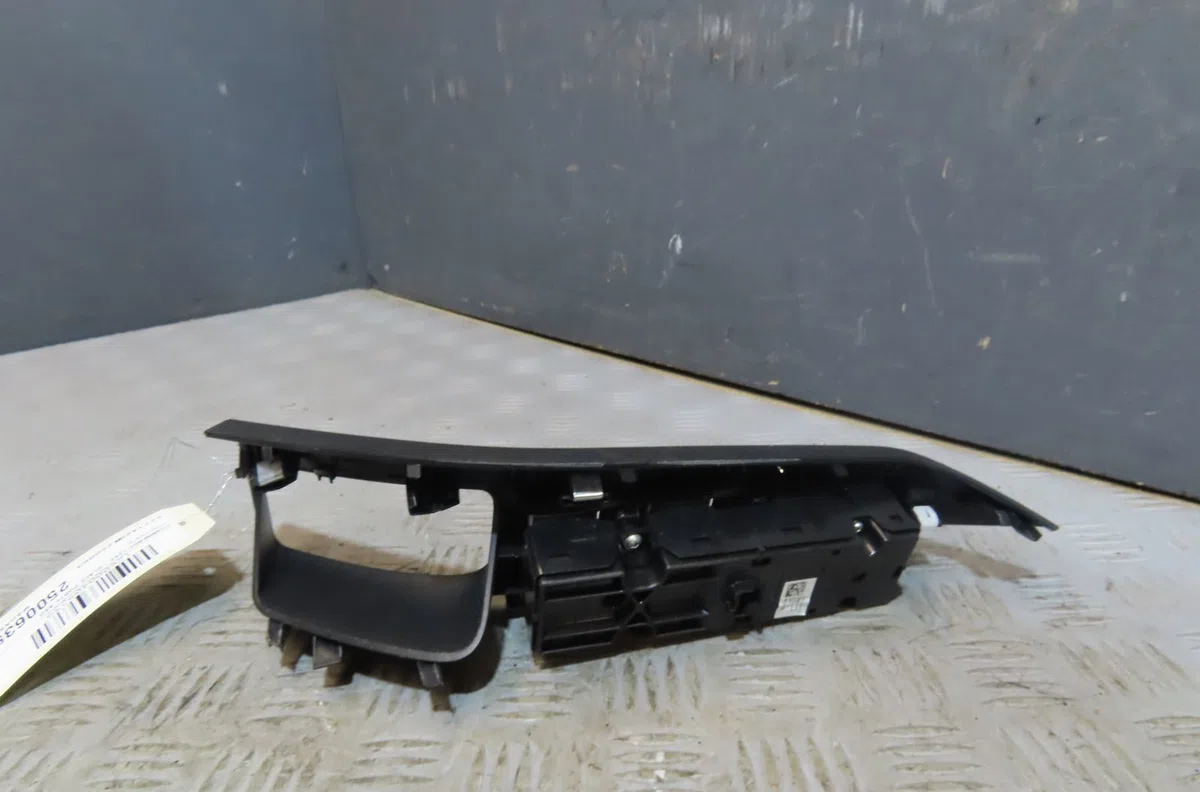Commande lève-glace porte avant gauche Ford FIESTA VII (HJ, HF) 1.5 tdci active (2018) occasion — photo 2
