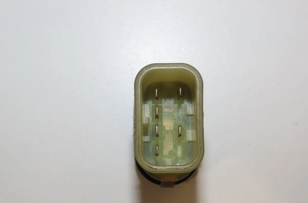 Commande lève-glace porte avant gauche Ford FOCUS I (DAW, DBW) 1.4 16v (1998-2004) occasion — photo 2