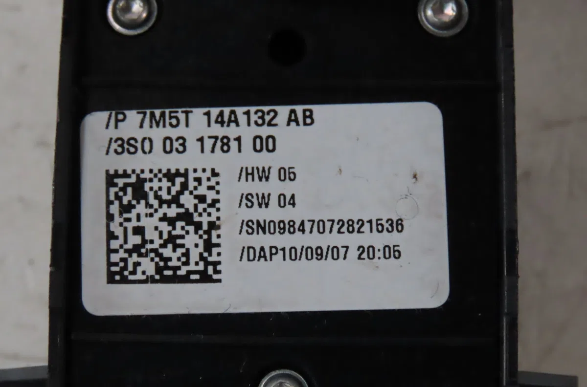 Commande lève-glace porte avant gauche Ford FOCUS II (DA_, HCP, DP) 1.8 tdci (2005-2012) occasion