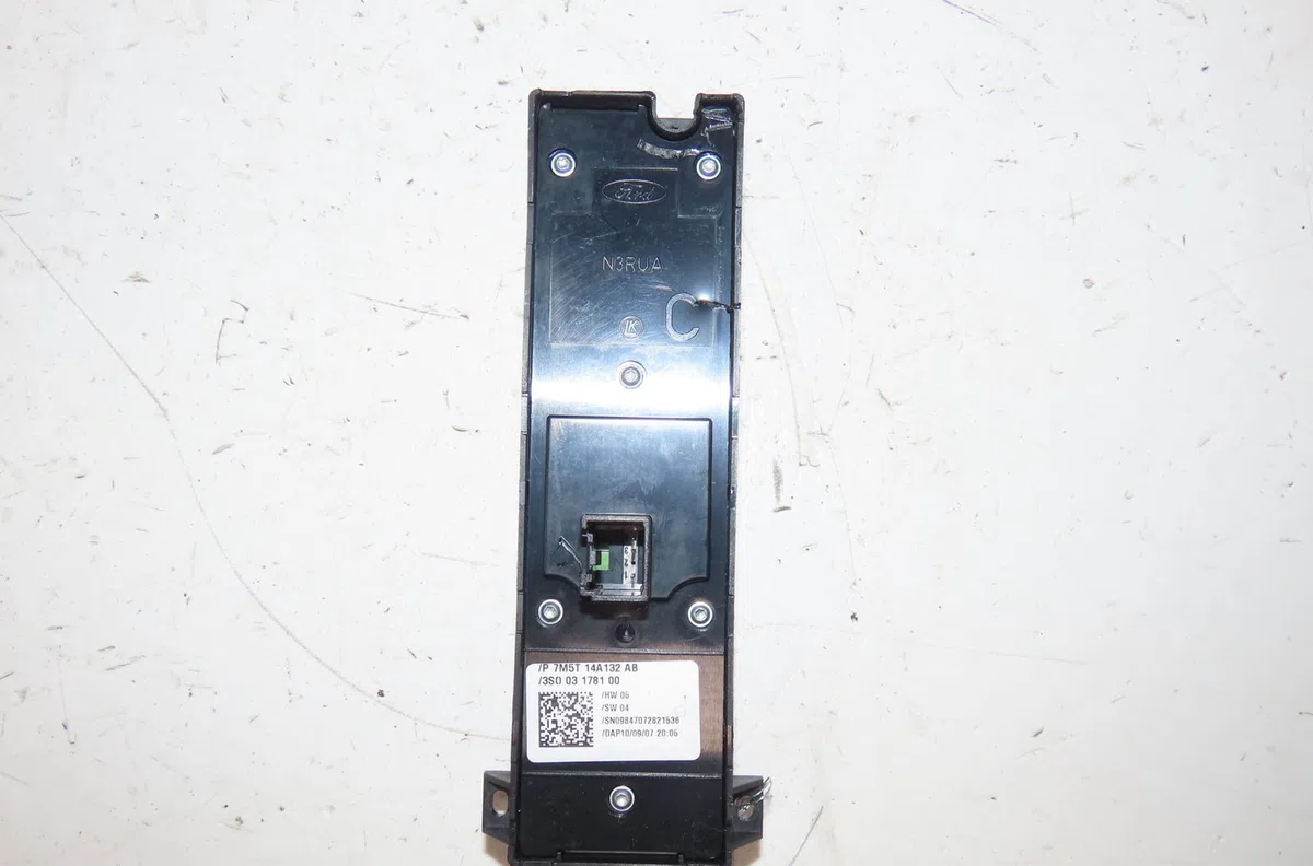 Commande lève-glace porte avant gauche Ford FOCUS II (DA_, HCP, DP) 1.8 tdci (2005-2012) occasion