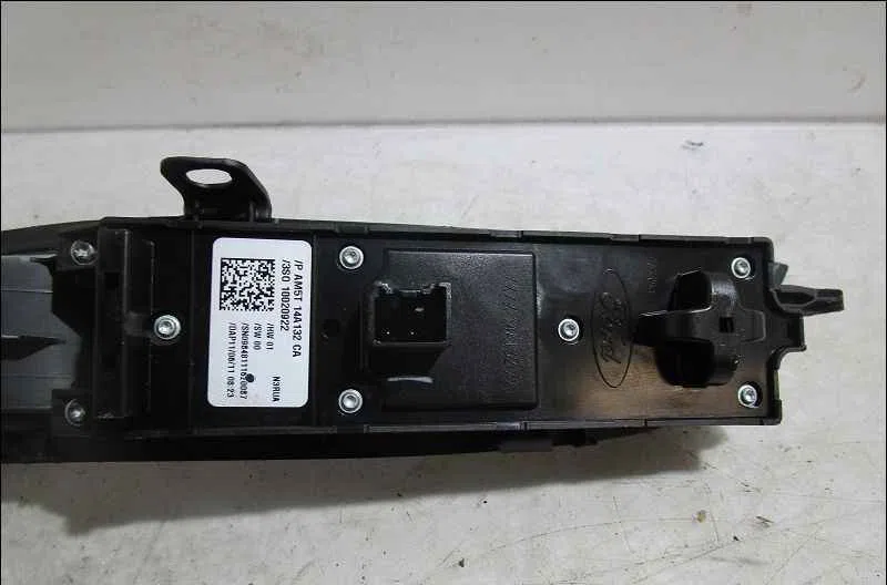 Commande lève-glace porte avant gauche FORD FOCUS III occasion — photo 2