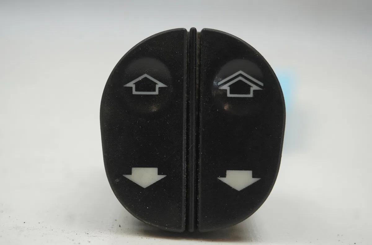 Commande lève-glace porte avant gauche Ford FUSION (JU_) 1.4 tdci (2002-2012) 5 portes occasion — photo 2