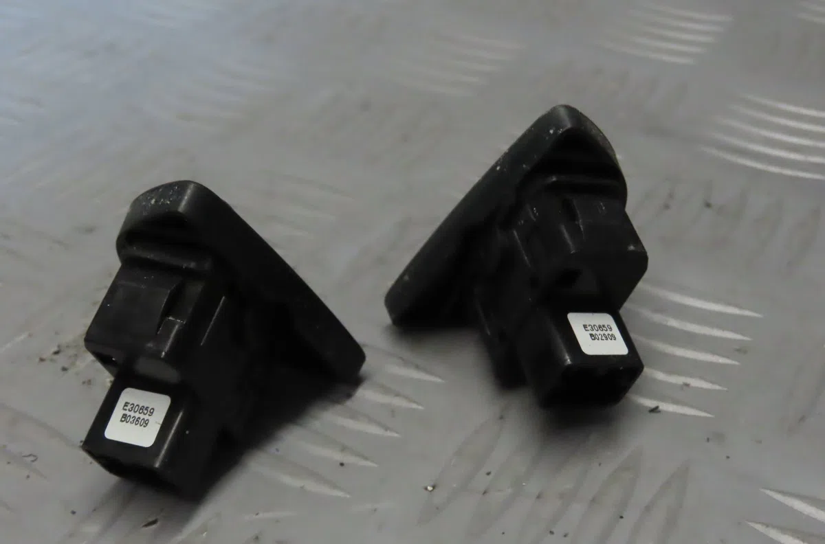 Commande lève-glace porte avant gauche Ford KA (RU8) 1.2 (2008-2016) 3 portes occasion — photo 2