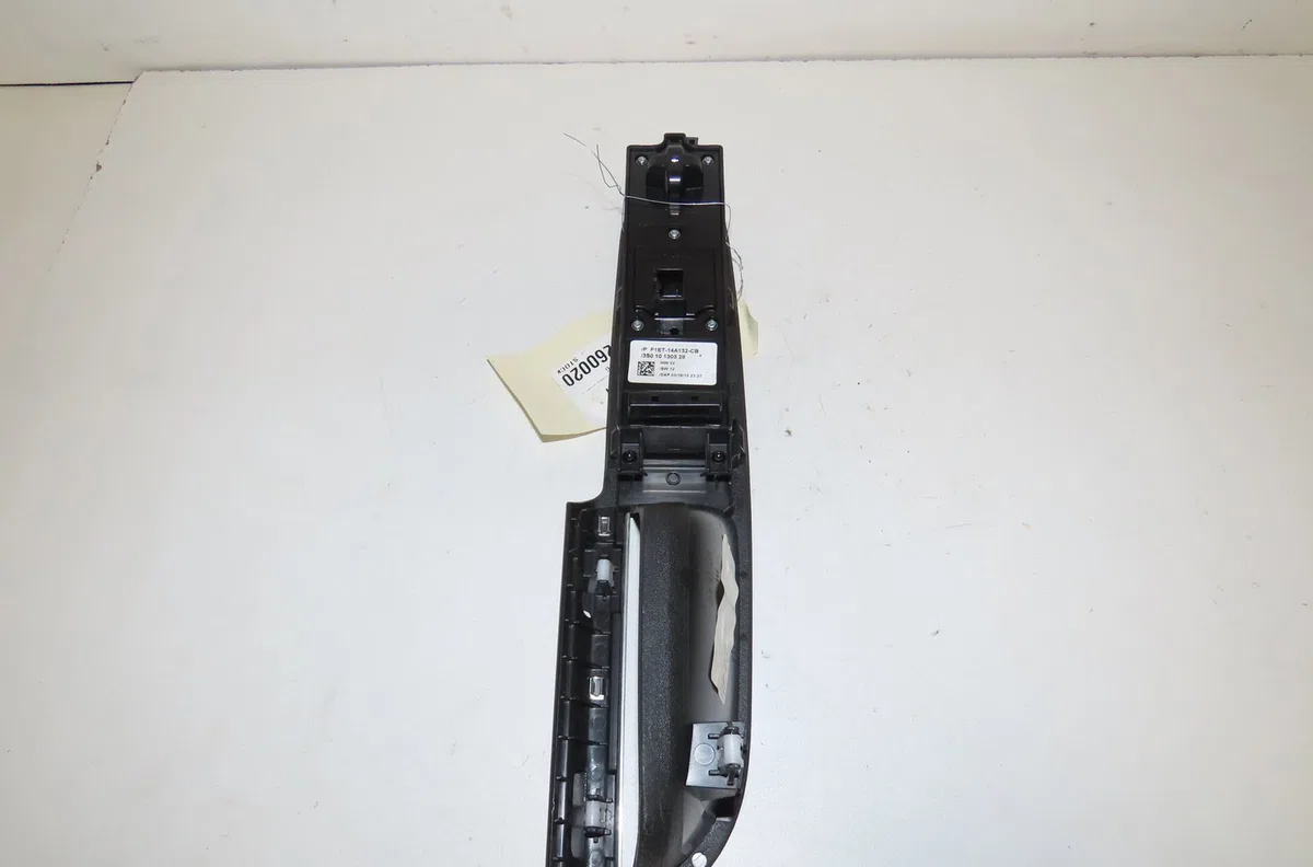 Commande lève-glace porte avant gauche Ford KUGA II (DM2) 2.0 tdci (2013-2014) occasion — photo 2