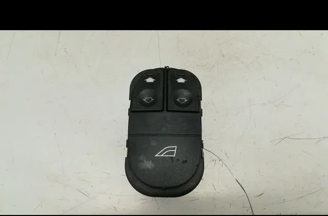 Commande lève-glace porte avant gauche Ford MONDEO I (GBP) 1.8 i 16v (1993-1996) occasion