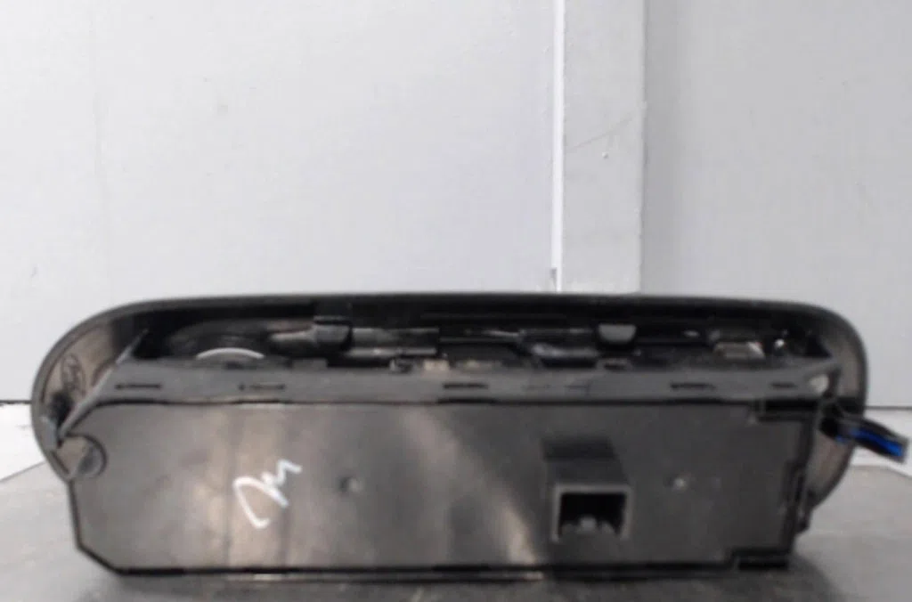 Commande lève-glace porte avant gauche Ford MONDEO IV A trois volumes (BA7) 2.0 tdci (2007-2015) occasion — photo 2