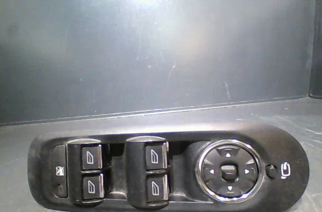 Commande lève-glace porte avant gauche Ford MONDEO IV (BA7) 2.0 tdci (2007-2015) occasion — photo 3