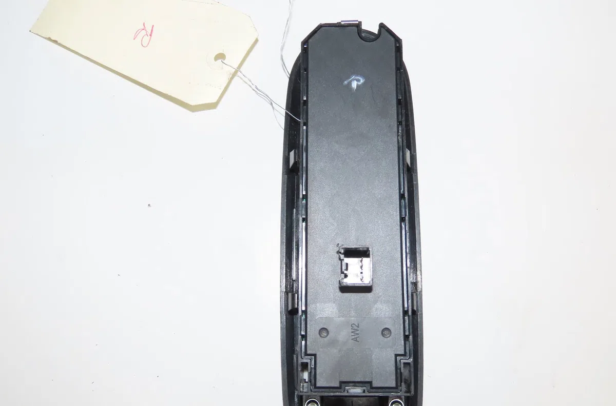 Commande lève-glace porte avant gauche Ford MONDEO IV (BA7) 2.0 tdci (2007-2015) occasion — photo 2