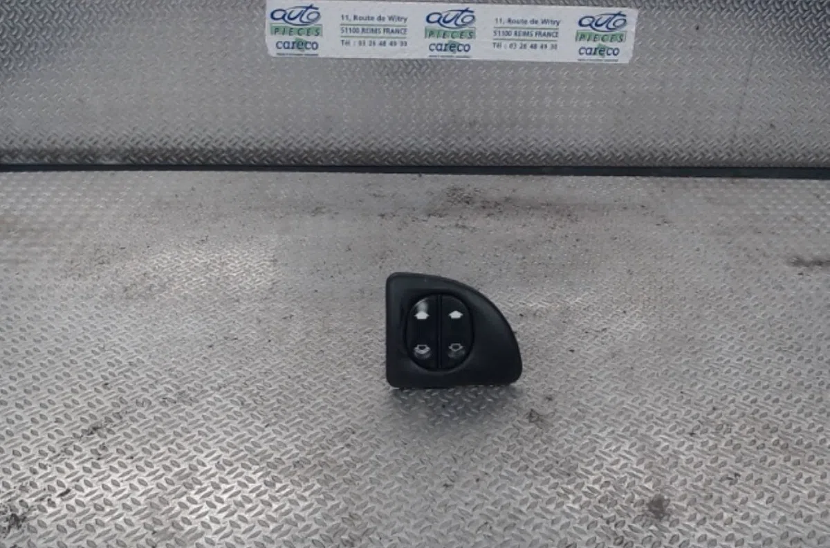 Commande lève-glace porte avant gauche Ford TRANSIT CONNECT (P65_, P70_, P80_) 1.8 di (2002-2013) occasion — photo 2