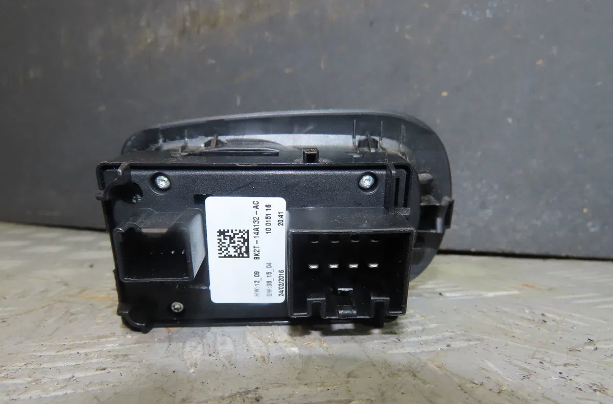 Commande lève-glace porte avant gauche Ford TRANSIT CUSTOM V362 Autobus-Autocar (F3) 2.0 ecoblue (2015) occasion — photo 2
