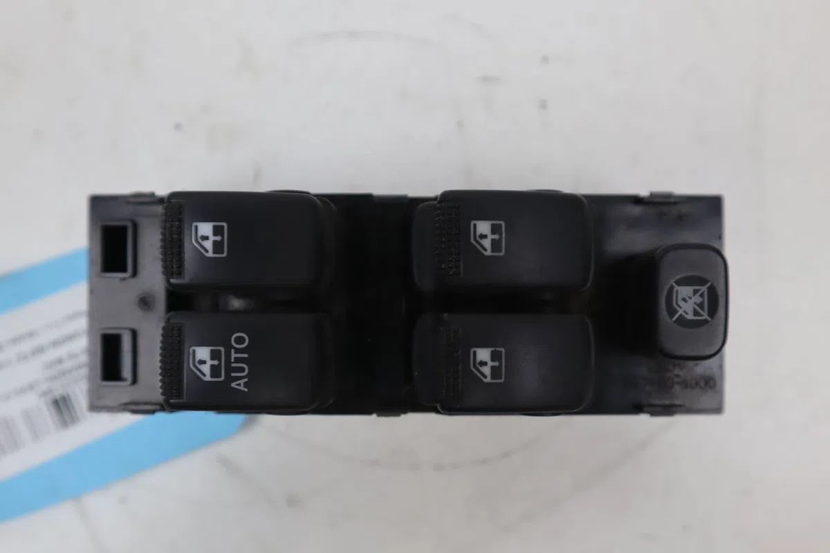 Commande lève-glace porte avant gauche Hyundai GETZ (TB) 1.4 i (2005-2010) occasion