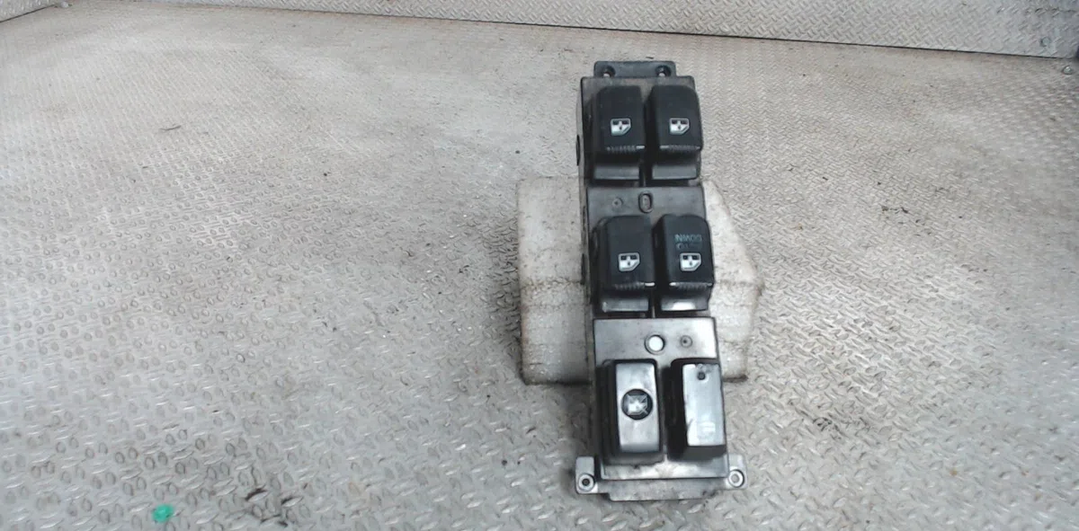Commande lève-glace porte avant gauche HYUNDAI SANTA FE 2 PHASE 1 occasion — photo 2