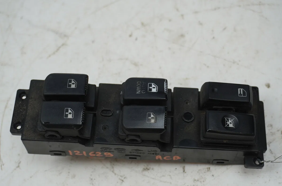 Commande lève-glace porte avant gauche Hyundai SANTA FÉ II (CM) 2.2 crdi 4x4 (2006-2009) occasion