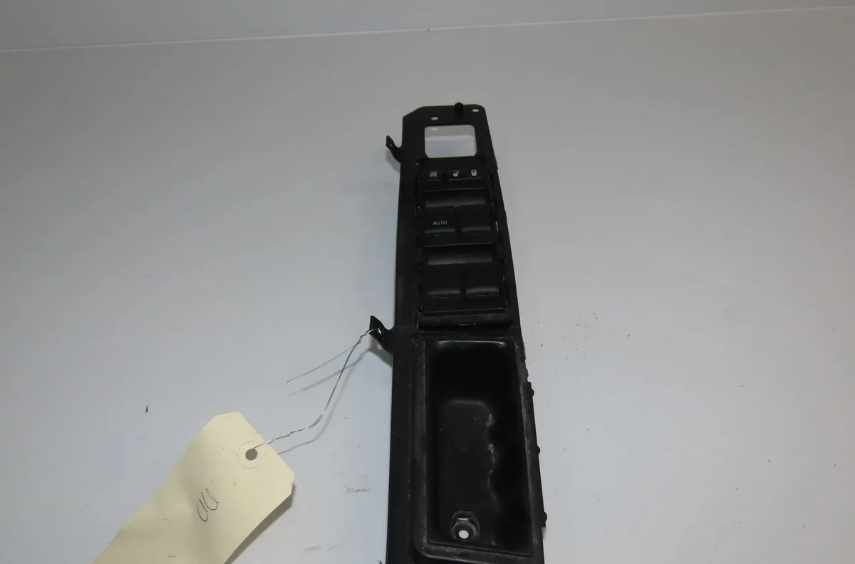 Commande lève-glace porte avant gauche Jeep PATRIOT (MK74) 2.0 crd 4x4 (2007-2017) occasion