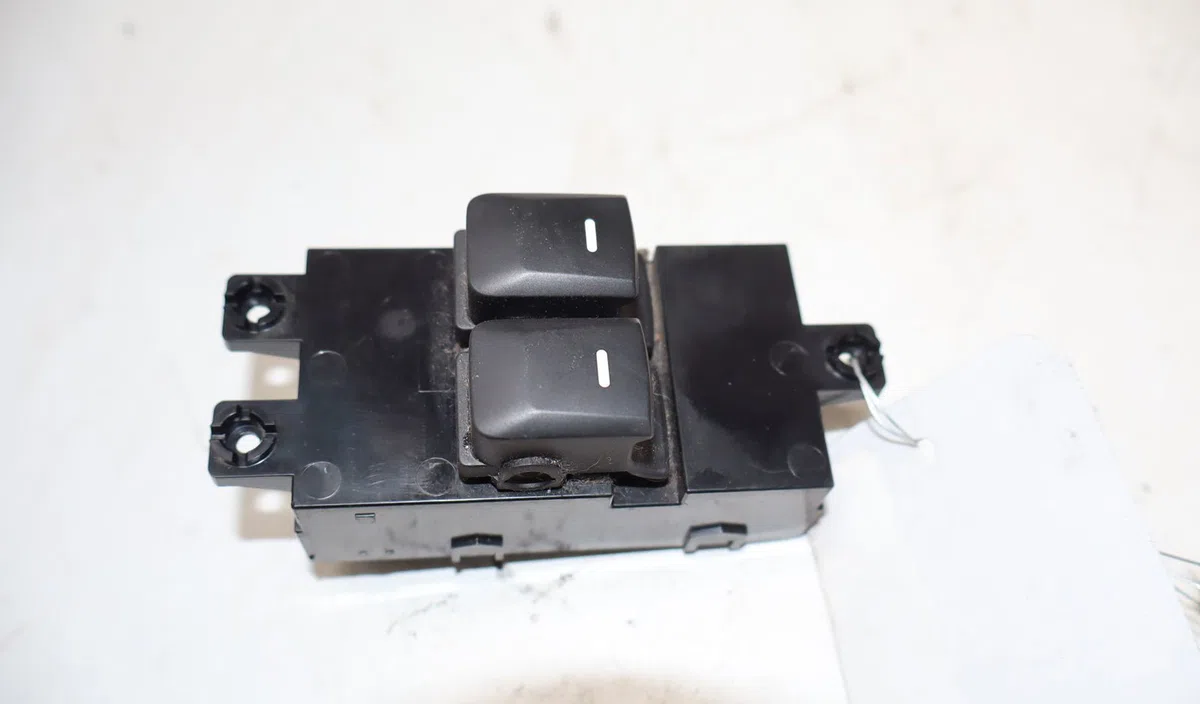 Commande lève-glace porte avant gauche Kia PICANTO II (TA) 1.0 (2011-2017) occasion — photo 2