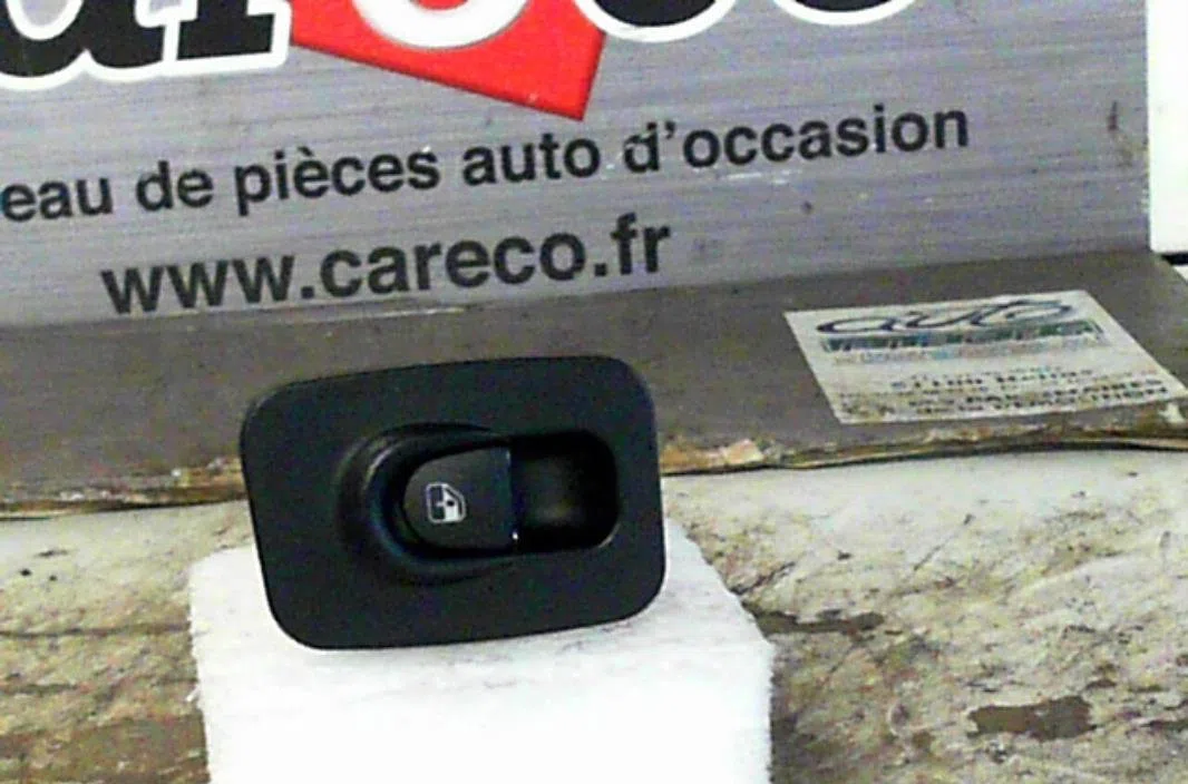 Commande lève-glace porte avant gauche LANCIA YPSILON 4 PHASE 1 occasion