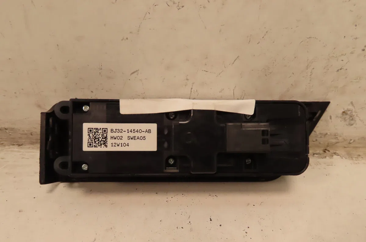 Commande lève-glace porte avant gauche Land rover RANGE ROVER EVOQUE (L538) 2.2 d 4x4 (2011-2019) occasion — photo 2