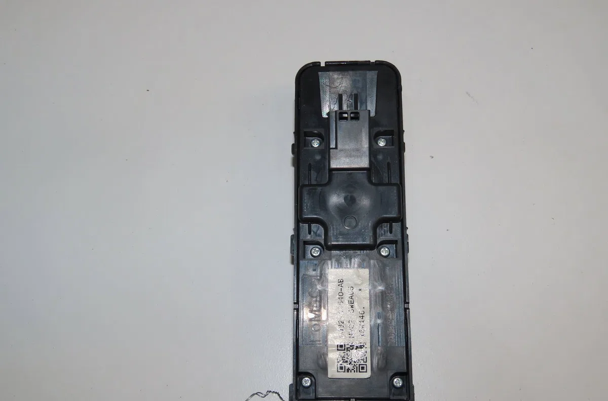 Commande lève-glace porte avant gauche Land rover RANGE ROVER EVOQUE (L538) 2.2 d 4x4 (2011-2019) occasion — photo 2