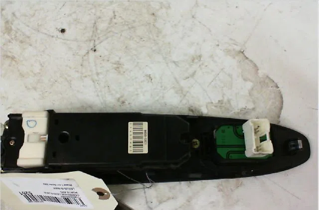 Commande lève-glace porte avant gauche LEXUS IS Phase 1 03-1999--12-2005 IS200 occasion — photo 2