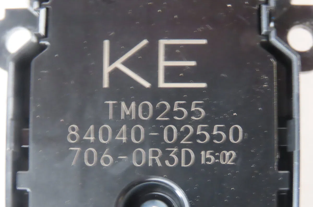 Commande lève-glace porte avant gauche Mazda 2 Berline bicorps trois ou cinq portes (KB) 1.5 hybrid (kbac3x) (2022) occa