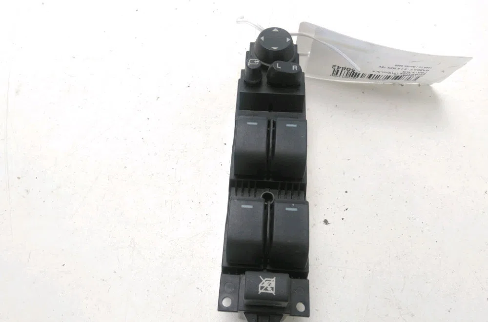Commande lève-glace porte avant gauche Mazda 3 (BL) 1.6 mzr (bl14) (2008-2014) occasion