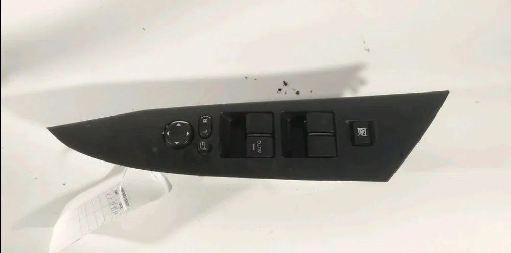 Commande lève-glace porte avant gauche Mazda 3 (BL) 1.6 mzr cd (bl14) (2010-2013) occasion — photo 3