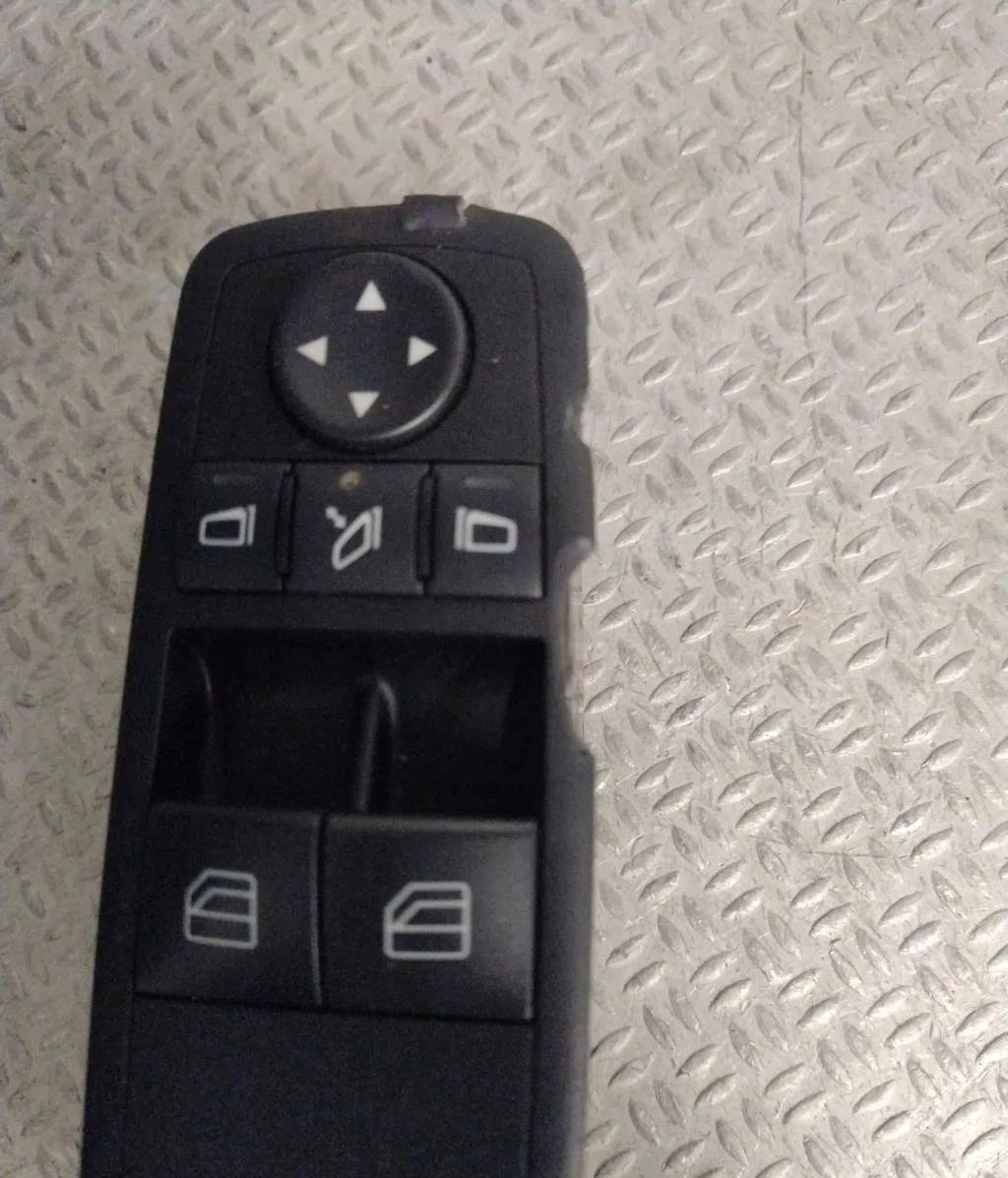 Commande lève-glace porte avant gauche Mercedes-benz CLASSE A (W169) A 180 cdi (169.007, 169.307) (2004-2012) 5 portes o