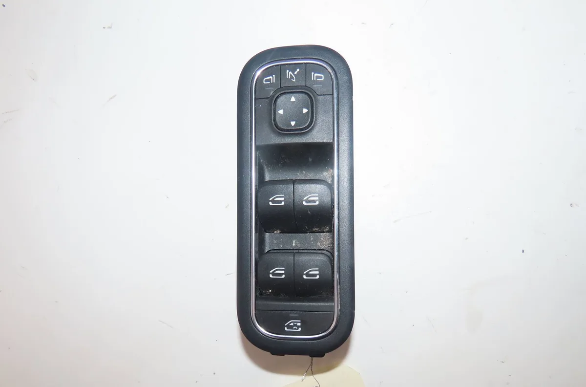 Commande lève-glace porte avant gauche Mercedes-benz CLASSE A (W177) A 180 d (177.003) (2018) 5 portes occasion