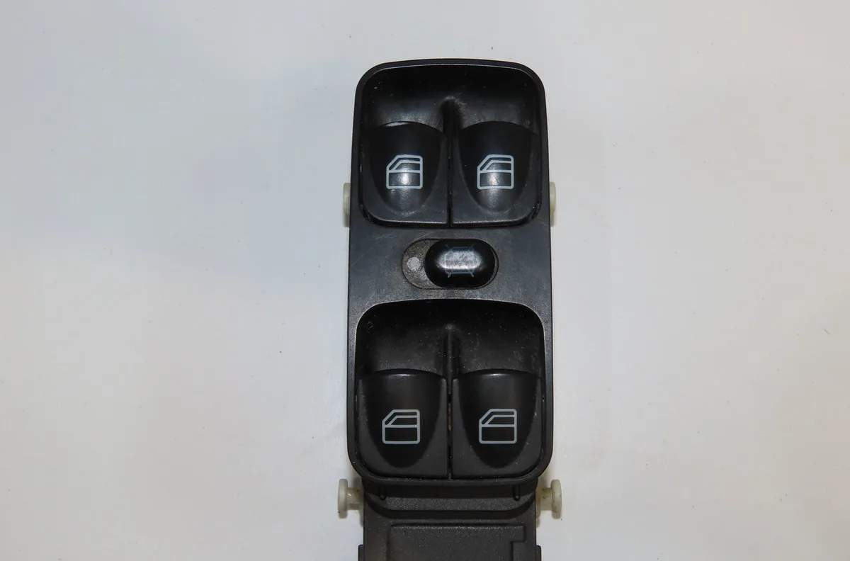 Commande lève-glace porte avant gauche Mercedes-benz CLASSE C T-Model (S203) C 220 cdi (203.206) (2001-2007) occasion