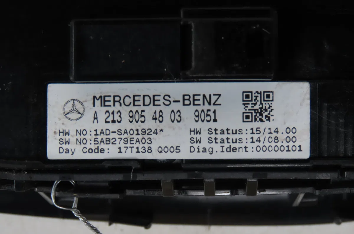 Commande lève-glace porte avant gauche Mercedes-benz CLASSE E (W213) E 200 d (213.013) (2016) 4 portes occasion — photo 2