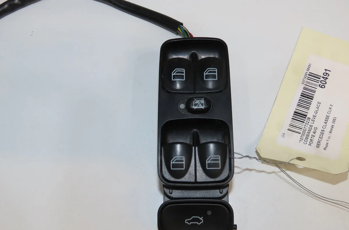Commande lève-glace porte avant gauche Mercedes-benz CLK (C209) Clk 200 kompressor (209.342) (2002-2009) occasion